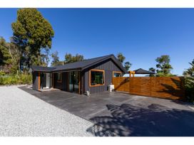 Glass Horizon - Rutherglen Holiday Home -  - 1172709 - thumbnail photo 2