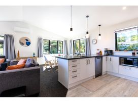 Glass Horizon - Rutherglen Holiday Home -  - 1172709 - thumbnail photo 11