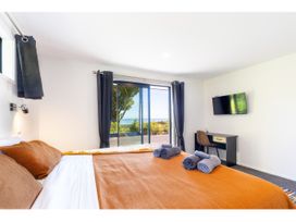 Glass Horizon - Rutherglen Holiday Home -  - 1172709 - thumbnail photo 17
