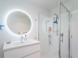 Seaside Retreat - Whitianga Holiday Home -  - 1173138 - thumbnail photo 24