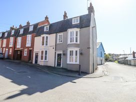 3 bedroom Cottage for rent in Weymouth
