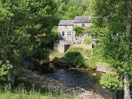 2 bedroom Cottage for rent in Abergavenny