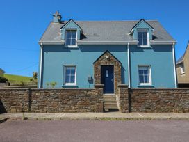 4 bedroom Cottage for rent in Rosscarbery