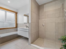 Serene Stay - Fitzroy Holiday Home -  - 1174005 - thumbnail photo 14