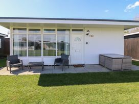 2 bedroom Cottage for rent in Chapel St Leonards