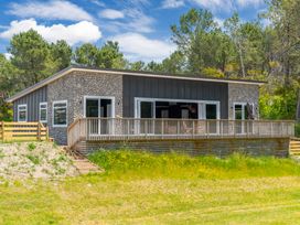 Motuoapa Retreat - Lake Taupo Holiday Home -  - 1174070 - thumbnail photo 1