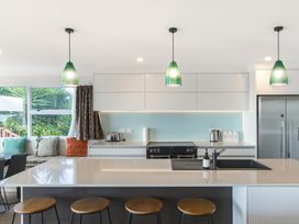 Beachview Bliss - Clarks Beach Holiday Home -  - 1174162 - thumbnail photo 9