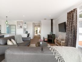 Beachview Bliss - Clarks Beach Holiday Home -  - 1174162 - thumbnail photo 7