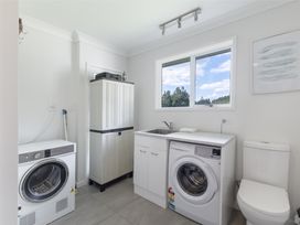 Beachview Bliss - Clarks Beach Holiday Home -  - 1174162 - thumbnail photo 23