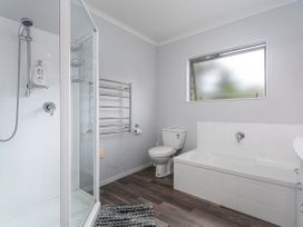Flaxmill Haven - Cooks Beach Holiday Home -  - 1174165 - thumbnail photo 21