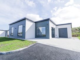 3 bedroom Cottage for rent in Derrybeg