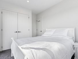 Estuary Views - Riverhead Holiday House -  - 1174245 - thumbnail photo 17