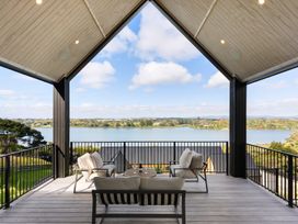 Estuary Views - Riverhead Holiday House -  - 1174245 - thumbnail photo 1