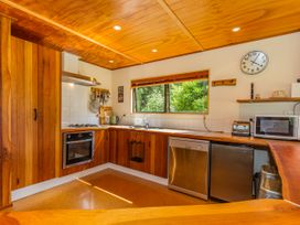 The Hut Retreat - Ohakune Holiday Home -  - 1174246 - thumbnail photo 8