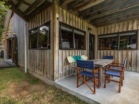The Hut Retreat - Ohakune Holiday Home -  - 1174246 - thumbnail photo 3