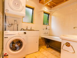 The Hut Retreat - Ohakune Holiday Home -  - 1174246 - thumbnail photo 27
