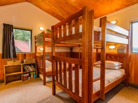 The Hut Retreat - Ohakune Holiday Home -  - 1174246 - thumbnail photo 16