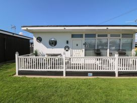 2 bedroom Cottage for rent in Chapel St Leonards