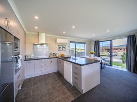 Mountainview Escape - Te Anau Holiday House -  - 1174438 - thumbnail photo 15