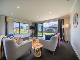 Mountainview Escape - Te Anau Holiday House -  - 1174438 - thumbnail photo 8