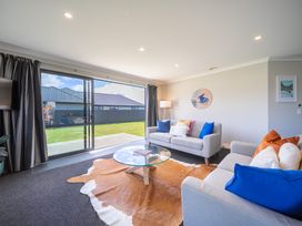 Mountainview Escape - Te Anau Holiday House -  - 1174438 - thumbnail photo 7