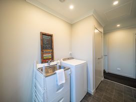 Mountainview Escape - Te Anau Holiday House -  - 1174438 - thumbnail photo 25