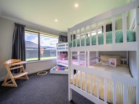 Mountainview Escape - Te Anau Holiday House -  - 1174438 - thumbnail photo 21