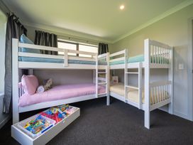Mountainview Escape - Te Anau Holiday House -  - 1174438 - thumbnail photo 19