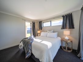 Mountainview Escape - Te Anau Holiday House -  - 1174438 - thumbnail photo 18