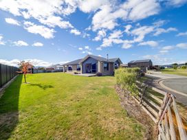 Mountainview Escape - Te Anau Holiday House -  - 1174438 - thumbnail photo 28