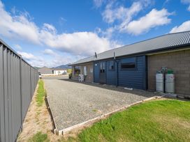 Mountainview Escape - Te Anau Holiday House -  - 1174438 - thumbnail photo 29