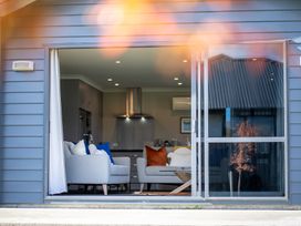 Mountainview Escape - Te Anau Holiday House -  - 1174438 - thumbnail photo 26