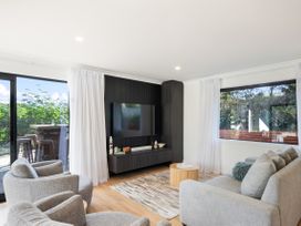The Coastal Nest - Waitarere Beach Holiday Home -  - 1174714 - thumbnail photo 6