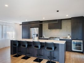 The Coastal Nest - Waitarere Beach Holiday Home -  - 1174714 - thumbnail photo 9