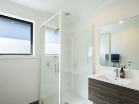 The Coastal Nest - Waitarere Beach Holiday Home -  - 1174714 - thumbnail photo 14