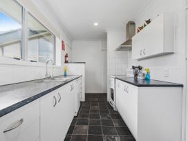 Skyline Staycation - Rotorua Holiday Home -  - 1174715 - thumbnail photo 10