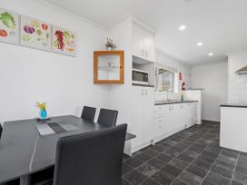 Skyline Staycation - Rotorua Holiday Home -  - 1174715 - thumbnail photo 9