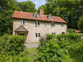 5 bedroom Cottage for rent in Devizes