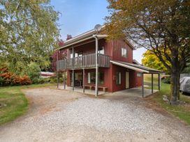 Crescent View - Wanaka Holiday Home -  - 1175373 - thumbnail photo 3