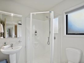 Crescent View - Wanaka Holiday Home -  - 1175373 - thumbnail photo 16