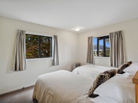 Crescent View - Wanaka Holiday Home -  - 1175373 - thumbnail photo 14