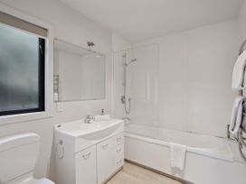 Crescent View - Wanaka Holiday Home -  - 1175373 - thumbnail photo 17