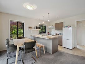 Crescent View - Wanaka Holiday Home -  - 1175373 - thumbnail photo 8