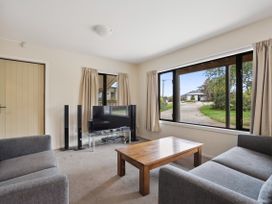 Crescent View - Wanaka Holiday Home -  - 1175373 - thumbnail photo 4