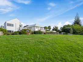 Mana Magic - Porirua Waterfront Holiday Home -  - 1175639 - thumbnail photo 26