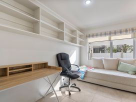 Mana Magic - Porirua Waterfront Holiday Home -  - 1175639 - thumbnail photo 14