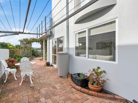Mana Magic - Porirua Waterfront Holiday Home -  - 1175639 - thumbnail photo 19
