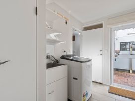Mana Magic - Porirua Waterfront Holiday Home -  - 1175639 - thumbnail photo 24