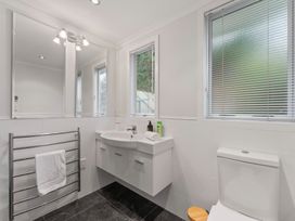 Serenity Cottage - Taupo Holiday Home -  - 1175756 - thumbnail photo 17