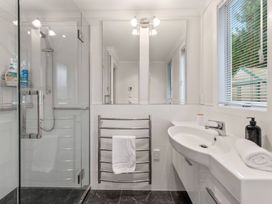 Serenity Cottage - Taupo Holiday Home -  - 1175756 - thumbnail photo 18